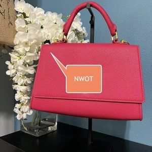 NWOT Pink Leather “LV” Twist Handbag
